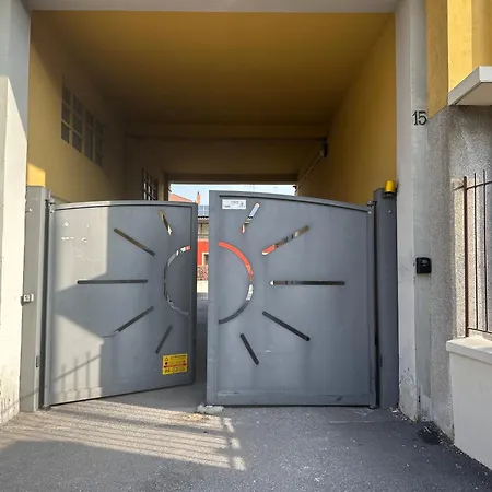 Easy Airport - Sleep &fly ベルガモ