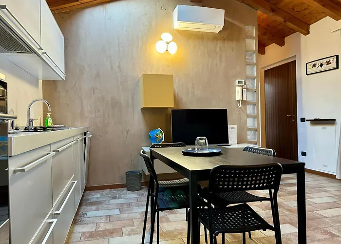 Easy Airport - Sleep &fly アパート ベルガモ